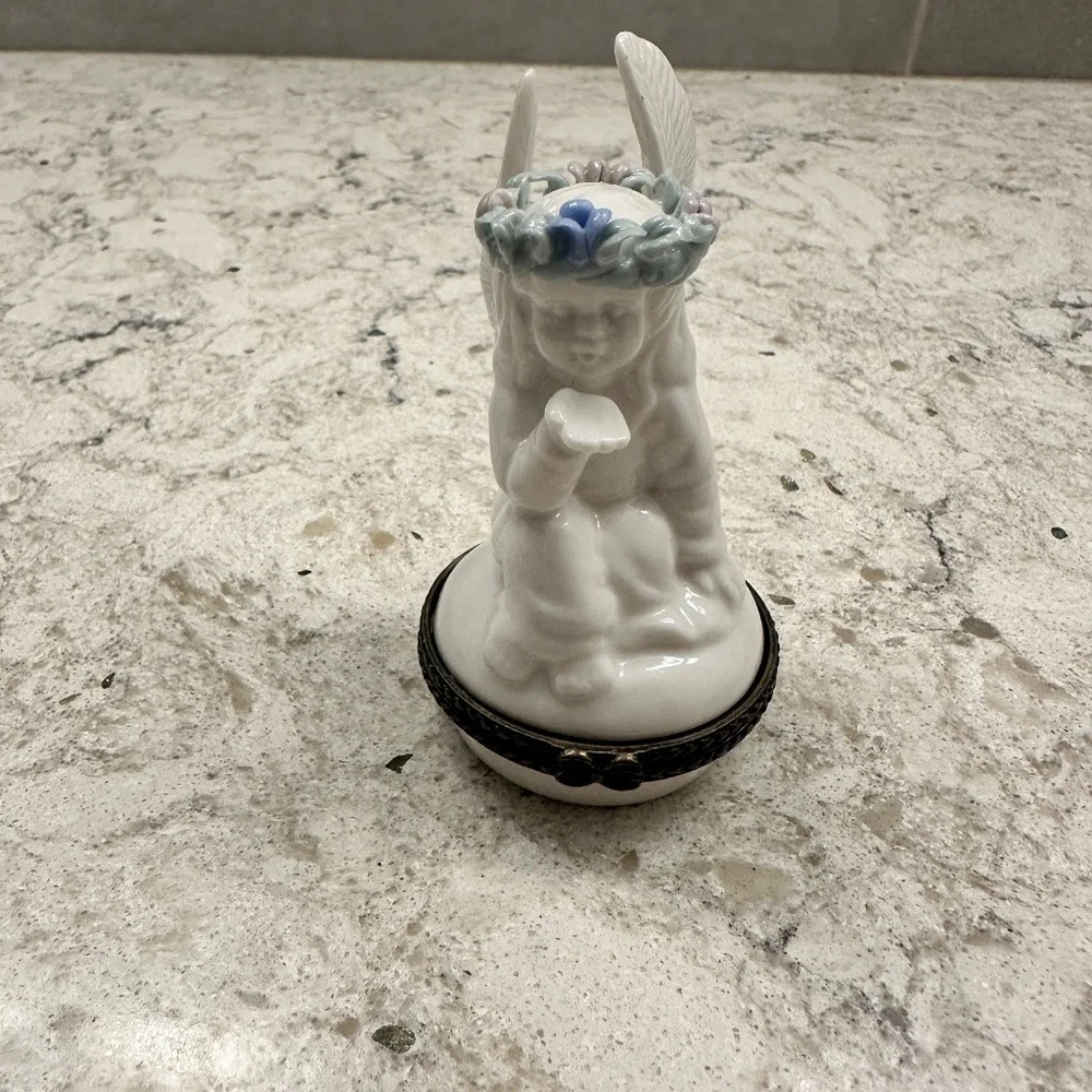 Vintage Angel girl porcelain trinket‎ jewelry box